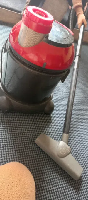 مكنسة كهربائية شفط قوي جداً استخدام خفيف