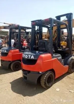 تأجير الرافعات الشوكيه وتنزيل جميع انواع البضائع وتأجير يومي وشهري