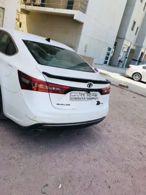 2016 Toyota Avalon XLE Sedan for Sale with GCC Specs and Full Features