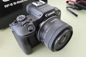 Canon EOS R100