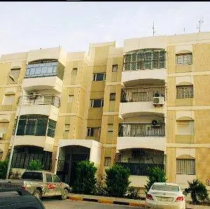 شقه خلف مربع دبي 7000 الحدايق دور ثاني عليوي