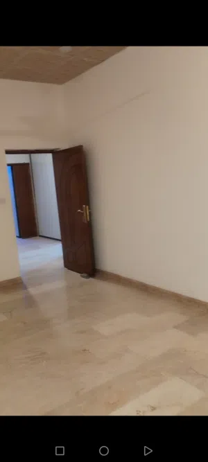 للايجار شقه في الاستاذه الاربع شوارع