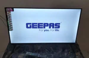 Geepas Smart HD TV -32"