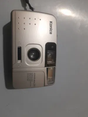 كاميرا Konica Centuria 20.