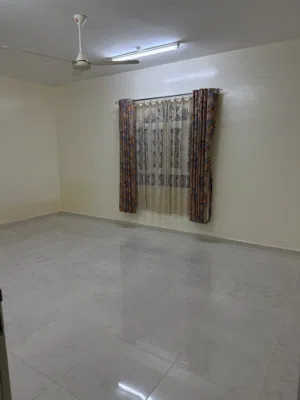 غرف للإيجار الشهري