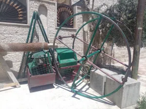 لعبة دولاب أربع كباءن مدهونة وآمنة جدا