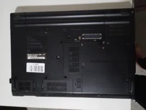 جهاز لابتوب مستعمل استعمال خفيف نوعهLenovo ThinkPad L420 وبسعر يوجد معها الشاحن الأصلي والشنته