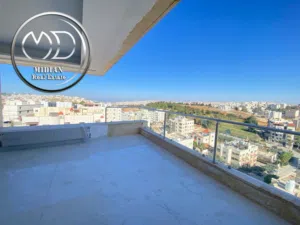 شقة جديدة دوبلكس طابق أخير مع روف للبيع خلدا 185م مع تراسات امكانية الأقساط