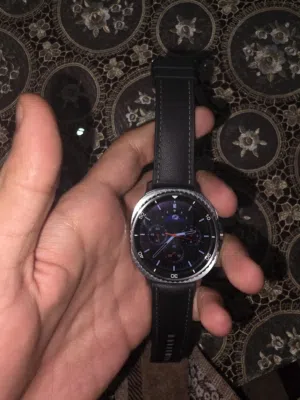 Samsung galaxy smart watch classic 8  small watch  light weight  like new strong battery   2025