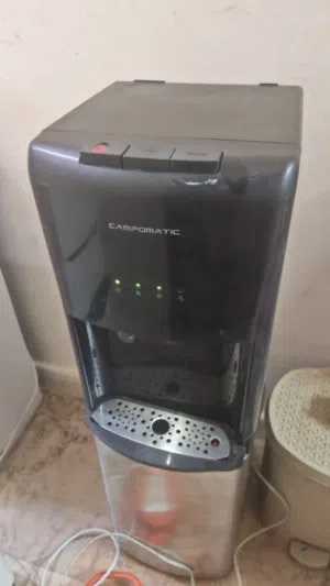 Water dispenser cold and hot