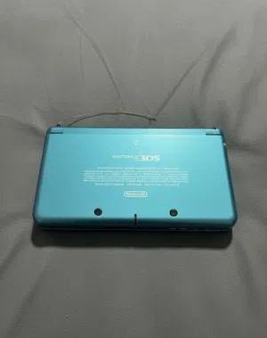 للبيع: جهاز نينتندو 3DS بحالة ممتازة مع مجموعة ألعاب مميزة مع شاحن الأصلي والشنطة الأصلية!
