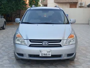كيا كرنفال 2010