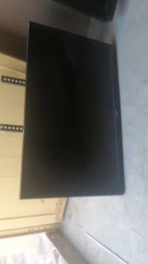 تلفاز مستعمل شغال مافيه اي مشكله