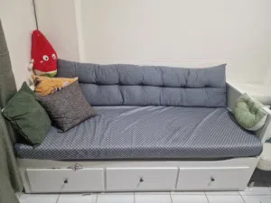 Stylish Daybed with Storage Drawers