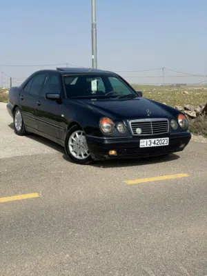 مرسيدس E200