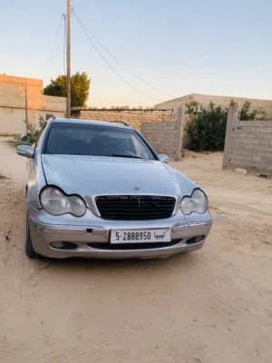 محرك 271 فيه ودارات زيت ومروحه متخدمش ودخان. الصيح يمكن من الودارو ويمكن قمبني تبي مروحه