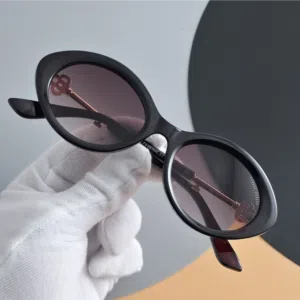 نظارة ميو ميو أناقة لا توصف