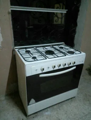 غاز 5 عيون تركي مرتب شغال كامل عين وحده الصغيره مش شغاله بس وشويات شغاله فقط 65 دينار