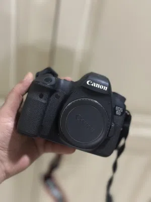 للبيع كاميرا كانون canon 6d  نظيفة جداً