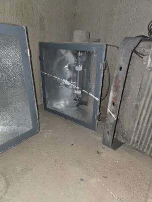 تلات كشافات 2000 وات
