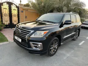 لكزس LX570 خليجي مالك ثاني 2014 استخدام شخصي ممشى 169 الف كيلومتر