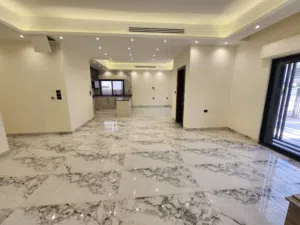 شقة ارضية فارغه للايجار في عبدون - 14167