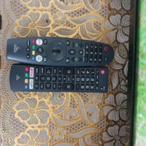 شاشه الغزال غني عن التعريف مواصفات عاليه جدا جدا الشاشه 70 بوصه اشتريت 319 دينار طالبه فيها 280 دينا