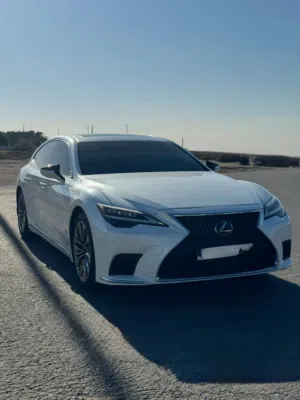 LS500 موديل 2022 بهالحالة وأول مالك فرصة ما تتكرر – للجادين فقط