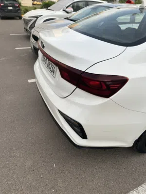 كيا سيراتو خليجي للبيع تحكمات ستيرن أشاير بالمري شاشه وكامره تخم  محرك 1600سياره جاهزة ماشيه  219الف