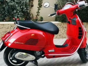 بسعر حرق Vespa 300 super