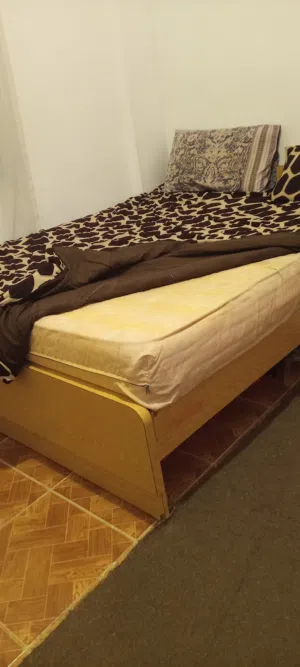 تخت مفرد ونص ممتاز