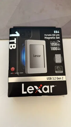 مساحة تخزين من شركة lexar
