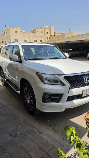 Used Lexus LX in Al Jahra