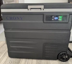 ثلاجة وفريزر كروني للرحلات