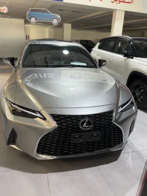 Lexus IS 350 – 2025 فخامة يابانية... وأداء رياضي يخطف الأنظار