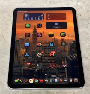 Apple iPad 128 GB in Muscat
