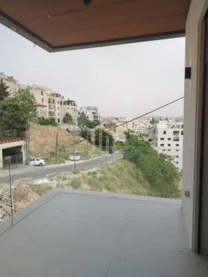 بالقرب من السفارة البريطانية شقة أرضية 400م بتشطيبات راقية في عبدون /ref 1316