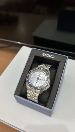 للبيع ساعة سيكو لمتد ادشن لون مميز