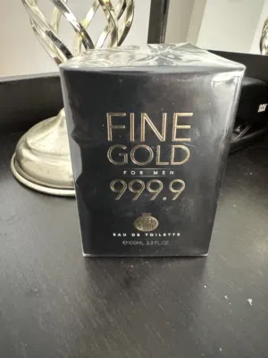 عطر رجالي منعش برائحة الليمون