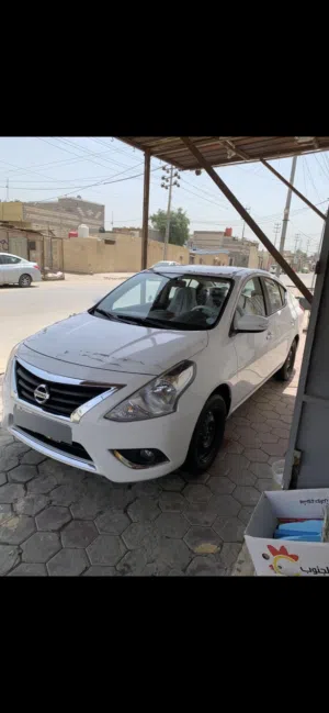 للبيع نيسان صني موديل 24 بية ضربة بسيطة مثل ما وضحتة ومصلحة الباقي كفالة وسيارة كاملة مكاني البصرة