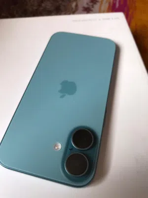 iPhone 16 المساحة: 128 جيجا • حالة الجهاز: ممتازة جدًا (استعمال خفيف) • صحة البطارية: 96%