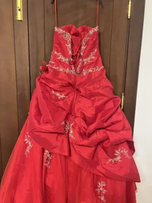 فستان سهرة استعمال مرة واحده