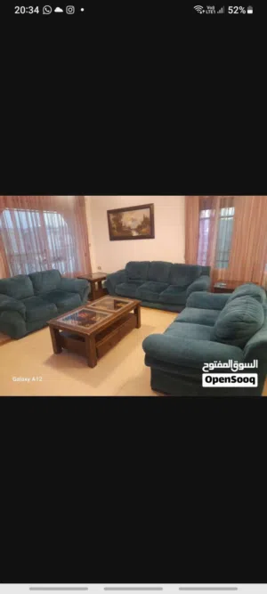 طقم كنب مع طاولات للبيع