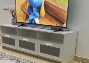 طاوله تلفزيون وكرسي