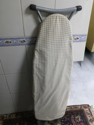 طاولة كوي للملابس