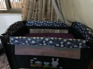 تخت بيبي للبيع مع فرشة