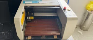 ماكنة حفر ونقش رولاند Roland pnc camm2 2300a للبيع.