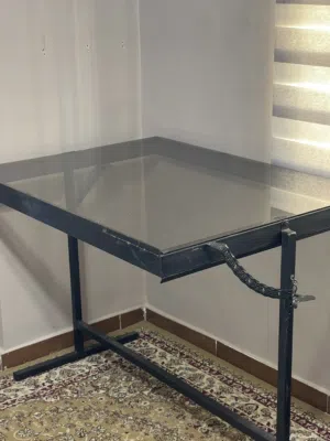 مرسم هندسي زجاجي شفاف لون اسود