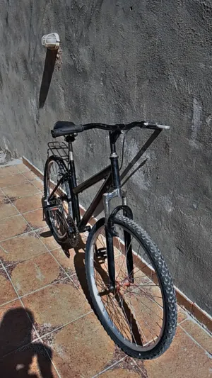 بسكليت جنط 26  بالاضافه لحماله خلفيه بالاضافه لبريك خلفي وبكره ست ستغيرات