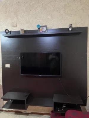 طاوله شاشه للبيع
